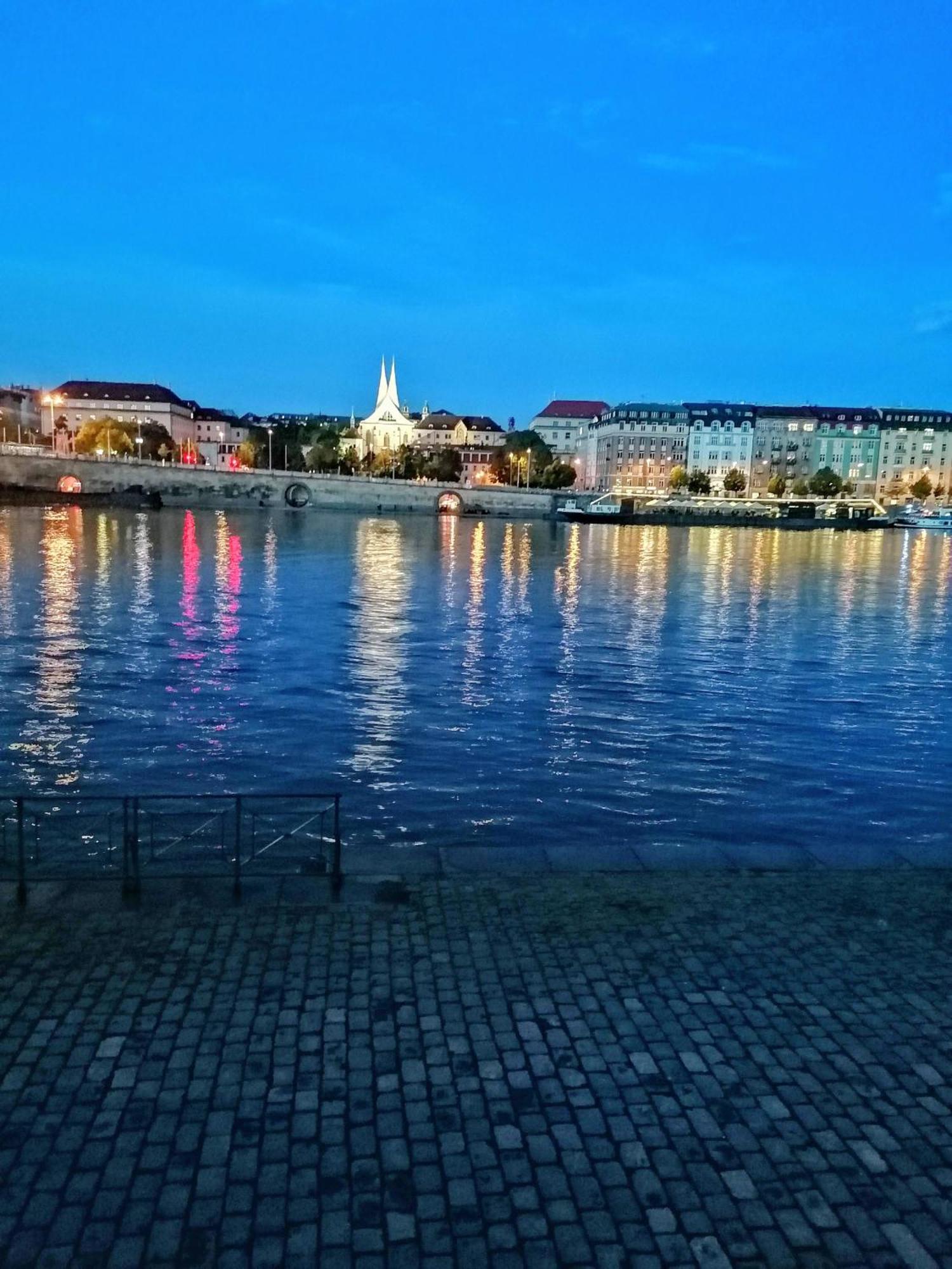 شقة Valentinka Minutes Away From Charles Bridge براغ المظهر الخارجي الصورة